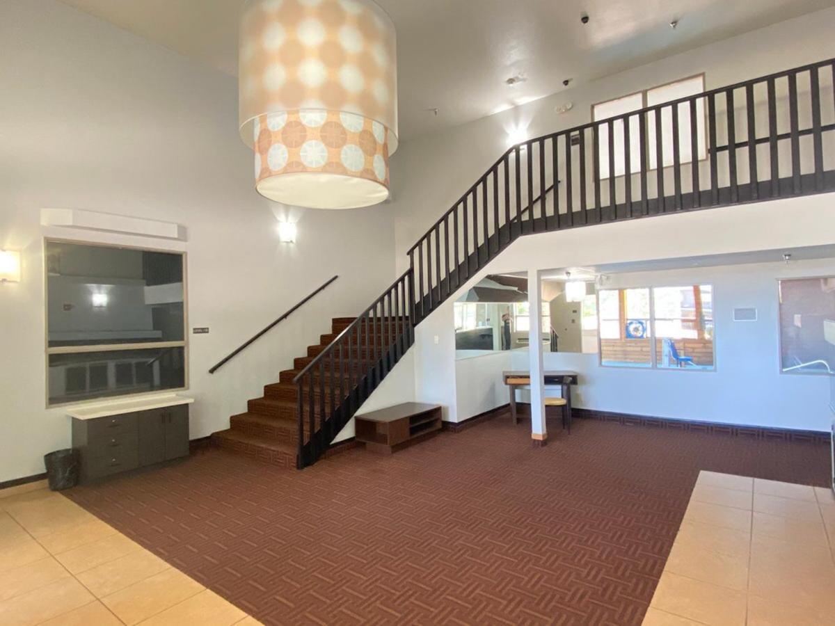 Pinetop Studio Suites Esterno foto