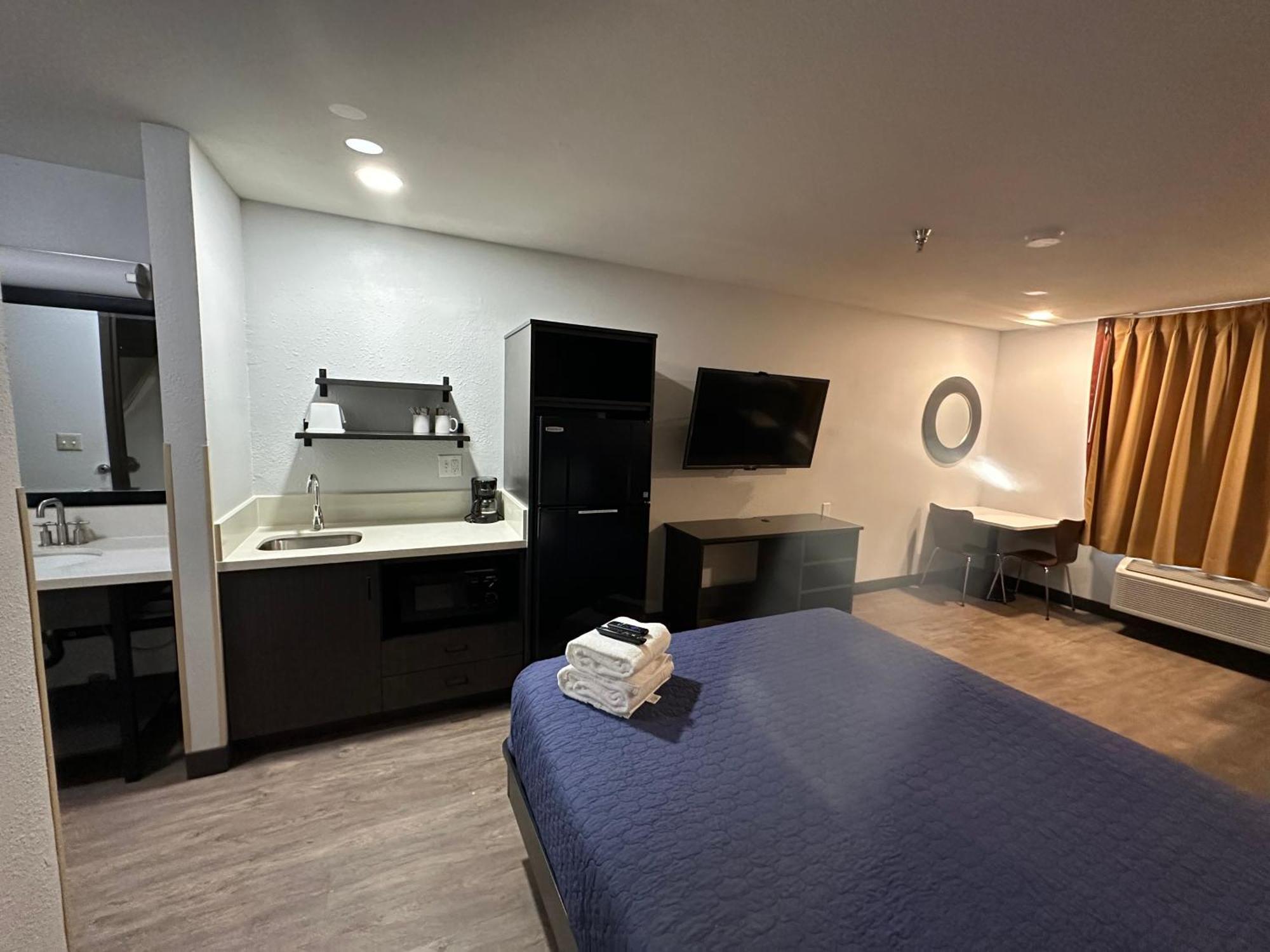 Pinetop Studio Suites Esterno foto