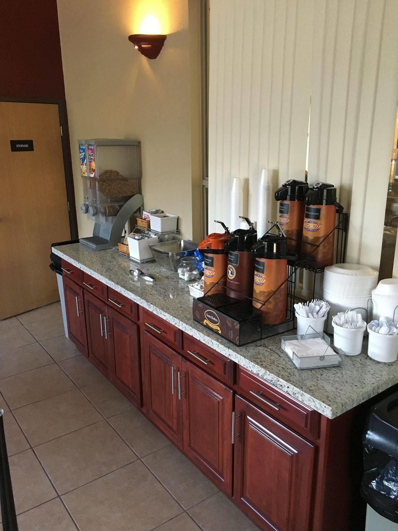 Pinetop Studio Suites Esterno foto