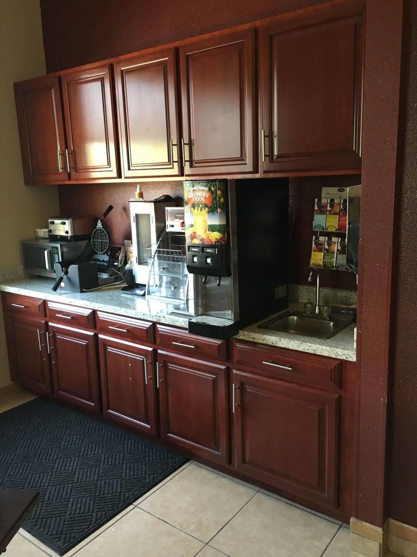 Pinetop Studio Suites Esterno foto